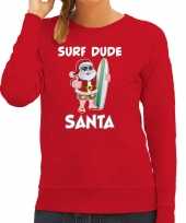 Surf dude santa fun kerstsweater outfit rood voor dames